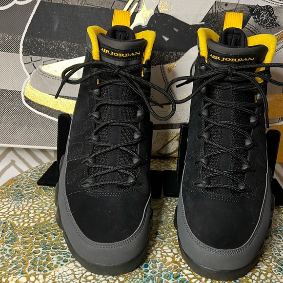 Air Jordan Retro 'Dark Charcoal University Gold'US 10 Men's